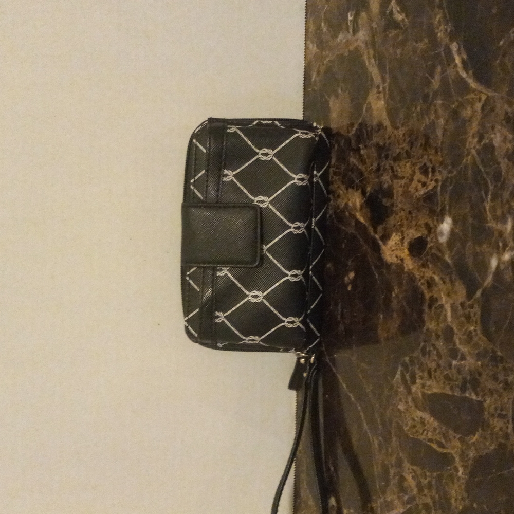 Cellphone wallet